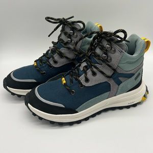 Clarks ATL Trek Sky GORETEX Boots Womens Size 6.5